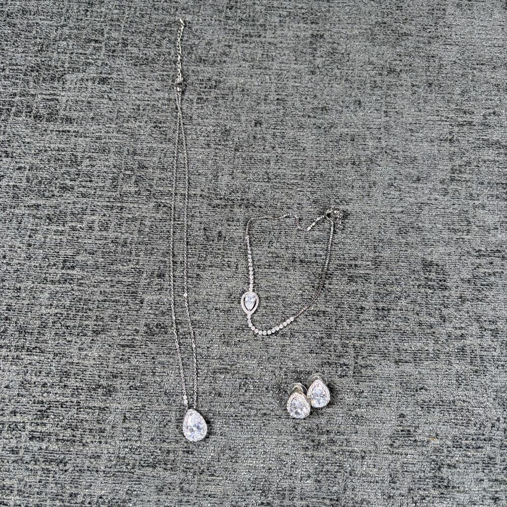 Cubic Zirconia Jewelery Set Necklace Earrings Bracelet Silver Rhinestone